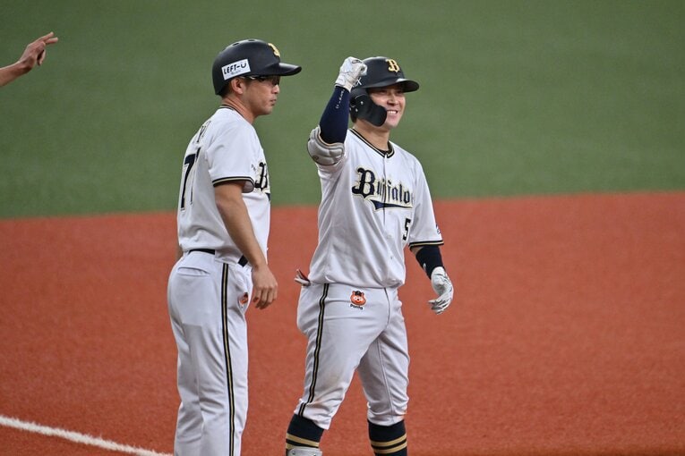 ガッツポーズの西野　©︎Hideki Sugiyama