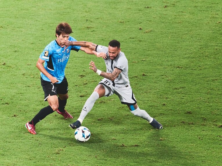 日本ツアーでのネイマール　©Sports Graphic Number