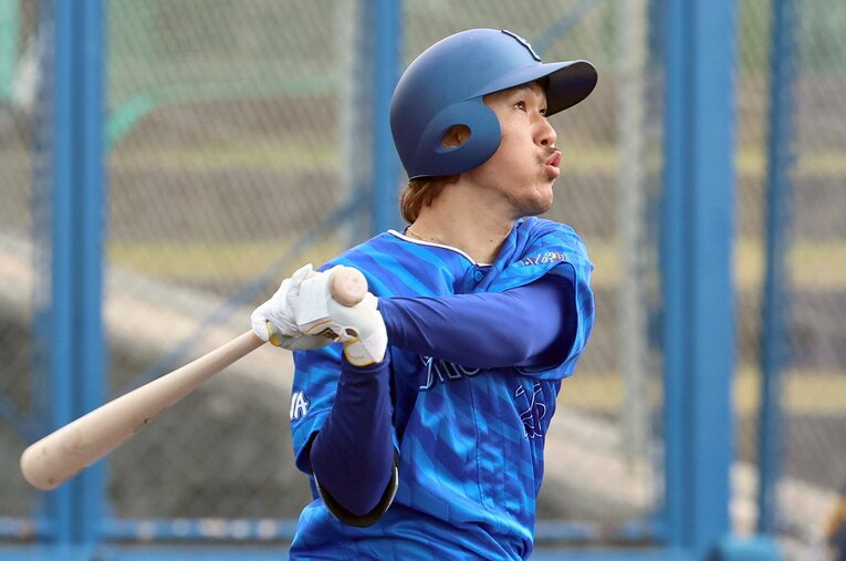 昨シーズンは25試合出場にとどまり、打率.288、1本塁打、2盗塁。しかし今季初実戦の紅白戦では早速躍動を見せた ／ photograph by Sankei Shimbun