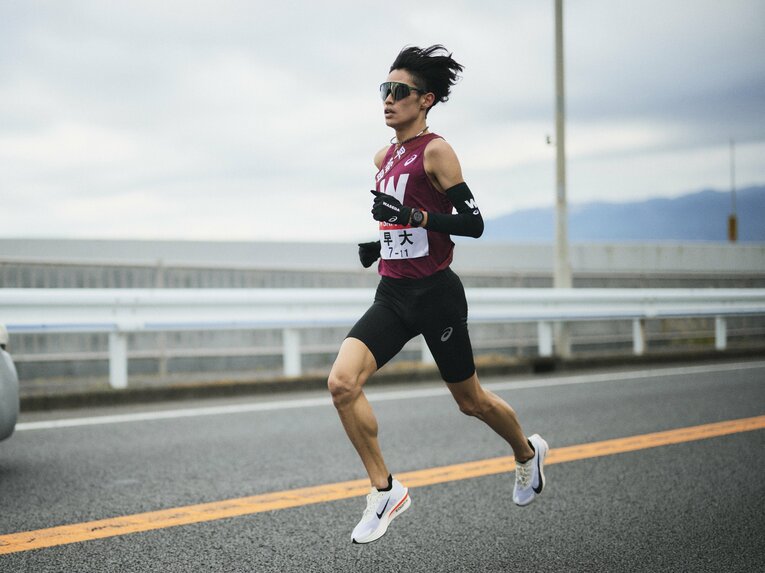 1年、2年では5区を走った伊藤大志は7区に登場。主将としてチームを引っ張った　©Yuki Suenaga