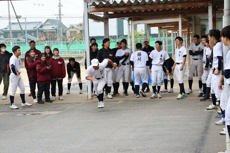 昨春は強豪・智弁学園をコールド勝ちで破ると夏も県大会でベスト8まで進出。普通の公立校である畝傍の躍進の理由は？　©Genki Taguchi