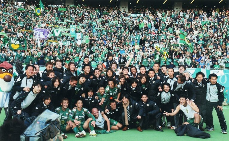 2007年、ラモス瑠偉監督のもとでJ1昇格を決めたヴェルディ川崎。菊原はコーチとしてチームを支えた（写真：本人提供）