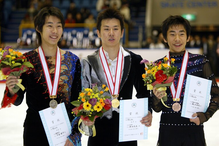 2004年全日本選手権で2位に輝いた中庭健介（左）。2011年に現役引退　©︎AFLO SPORT