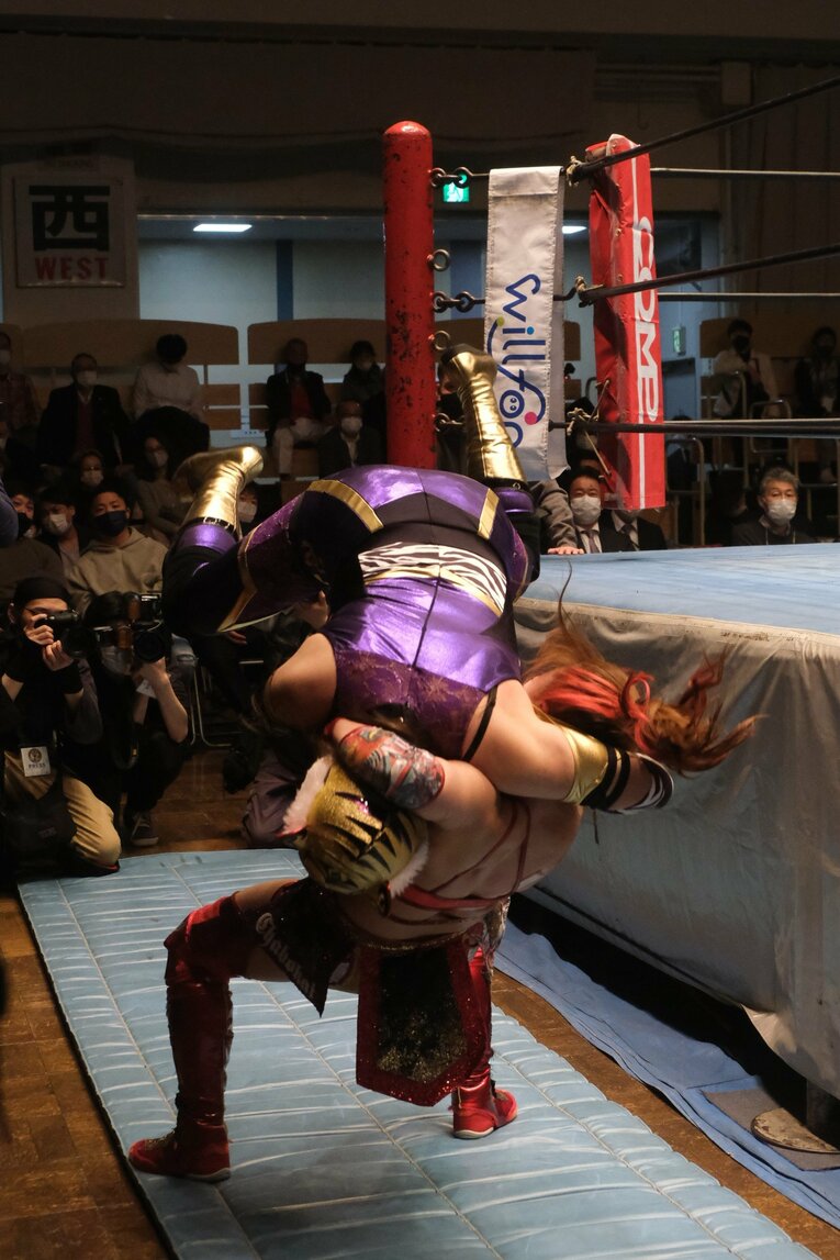 試合後“初肉声”は「悔しい」 タイガー・クイーンが6連勝も“必殺技なし”の大苦戦…好敵手たちとの“再戦”が今後のカギに？(31)