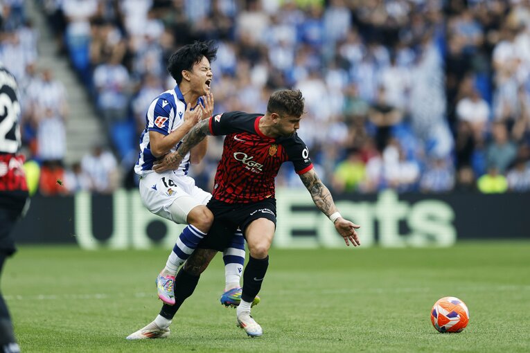 元同僚マフェオからは激しいタックルを　©Daisuke Nakashima