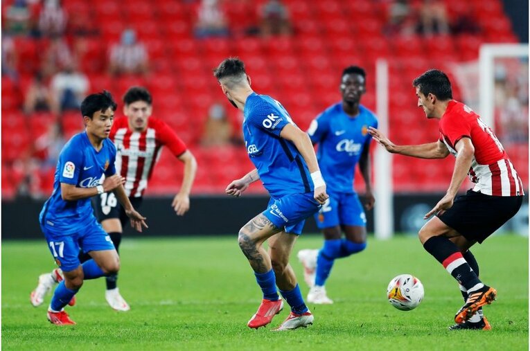 久保建英を間近で撮って気づいた《試合前ルーティンとファールを受けた後のクセ》 韓国の至宝イ・ガンインとの共存はどうなる？(27)