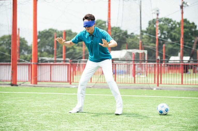加藤健人と菊島宙のレクチャーで修造がブラインドサッカーに挑戦！(4)