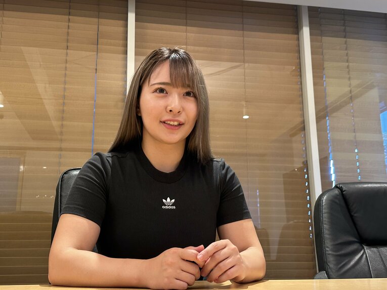 インタビューに答えるちゃんよた　©Norihiro Hashimoto