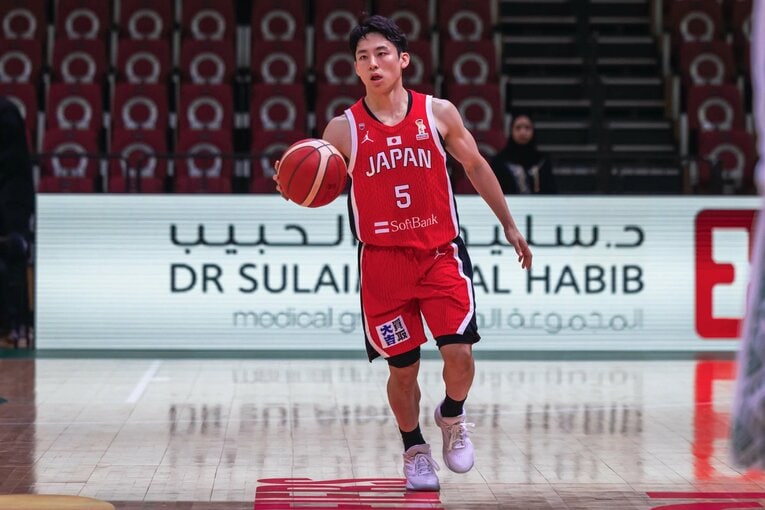 この日はゲームキャプテンも務めた河村　©FIBA