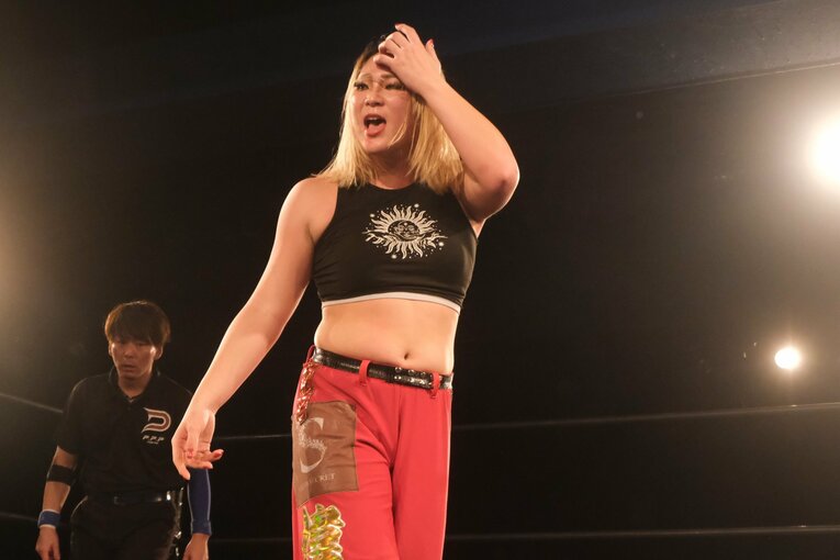 「私なんて“女もどき”なんじゃないか」タイで性別適合手術を受けたトランスジェンダー女子レスラー…エチカ・ミヤビがリングで流した涙の意味(21)