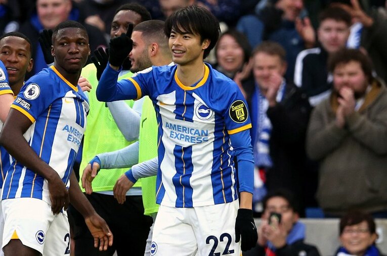 ウエストハム戦、チームの3ゴール目を決めて笑顔の三笘薫（25歳）。試合後の本人に話を聞いた ／ photograph by Getty Images