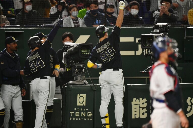 オリックスの杉本裕太郎は「キターッ！」ではなく、ラオウの昇天ポーズ　©Hideki Sugiyama