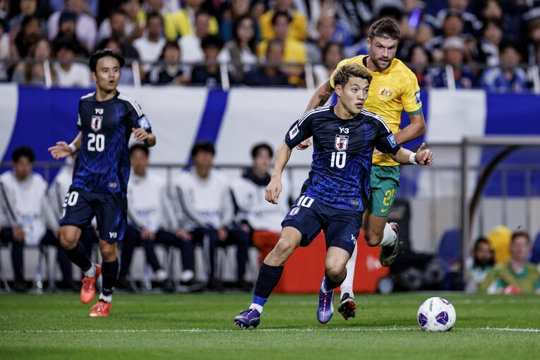 日本代表での堂安律　©Kiichi Matsumoto