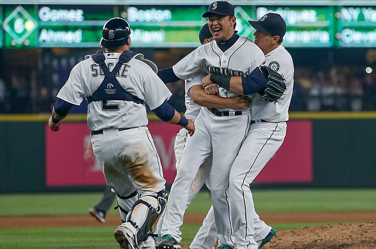 2015年8月12日、ノーヒッターを達成した当時マリナーズの岩隈久志。MLB挑戦4年目、初完投が大偉業となった ／ photograph by Getty Images
