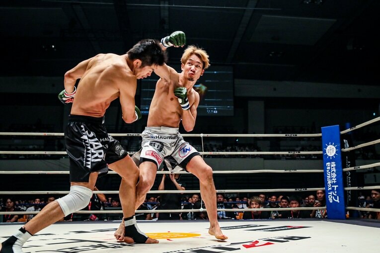 下馬評では日沖有利の声もあったが、的確な打撃でペースを握る　©RIZIN FF Susumu Nagao