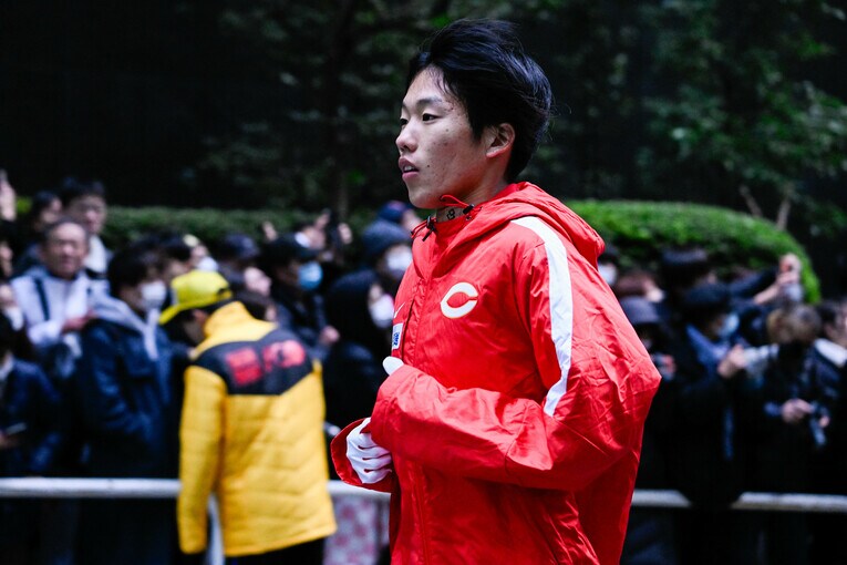 1区は前回大会区間4位と抜群の滑り出しを見せた溜池一太を起用。まさかの区間19位の大ブレーキに ©Yuki Suenaga