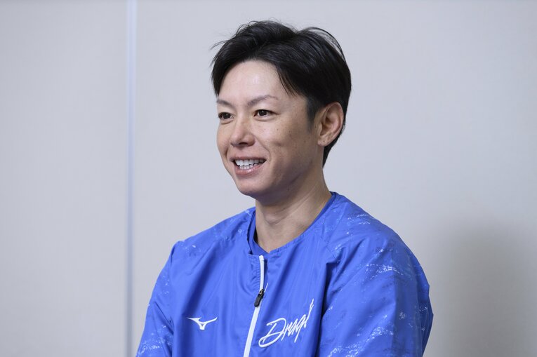 中日ドラゴンズ、浅尾拓也・投手コーチ（40歳）。現役引退翌年の2019年から二軍の投手コーチを務め、今季から一軍に昇格　©Hirofumi Kamaya