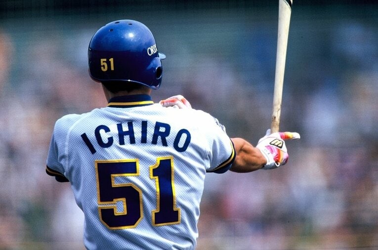 記録更新中でも、カウントで追い込まれても、恐れずにバットを出すイチロー。一人だけ常識の外で野球をしていた　©Hideki Sugiyama