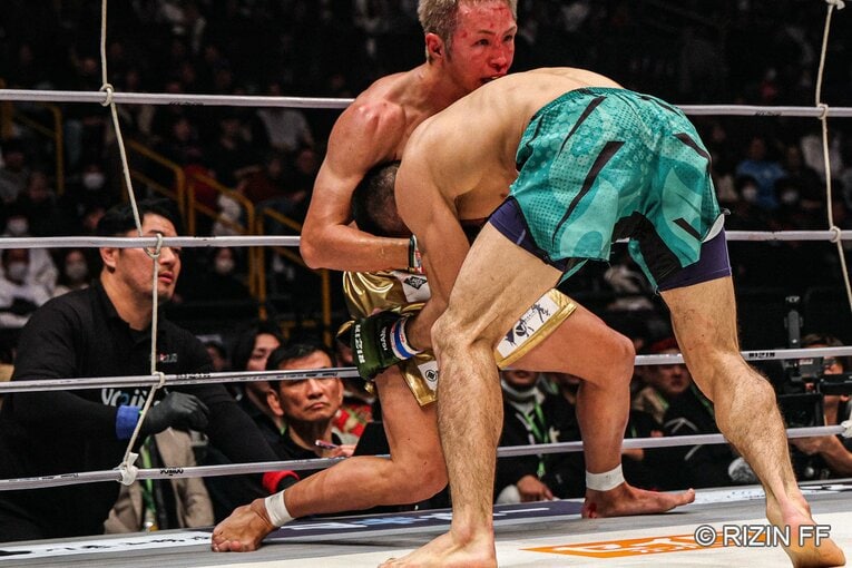 ラジャブアリ・シェイドゥラエフvs.久保優太　©RIZIN FF