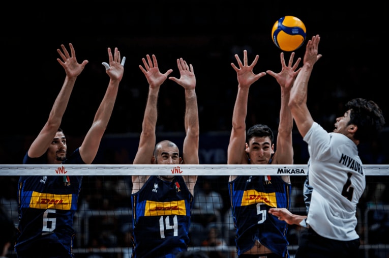 宮浦健人（VNLイタリア戦）　©︎Volleyball World