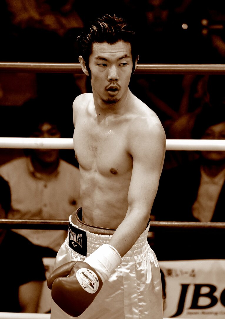 プロボクサー時代の坂本さん（本人提供）