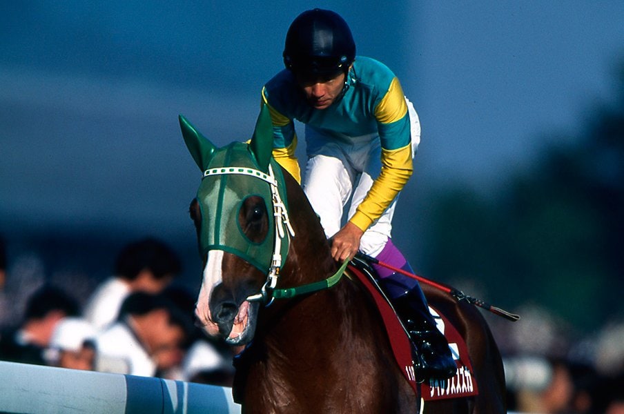 素朴な疑問 競馬にはなぜ「逃げ馬」がいるのか? サイレンススズカの“逃げ”に武豊が描いた大きな夢<Number Web> photograph by Bungeishunju