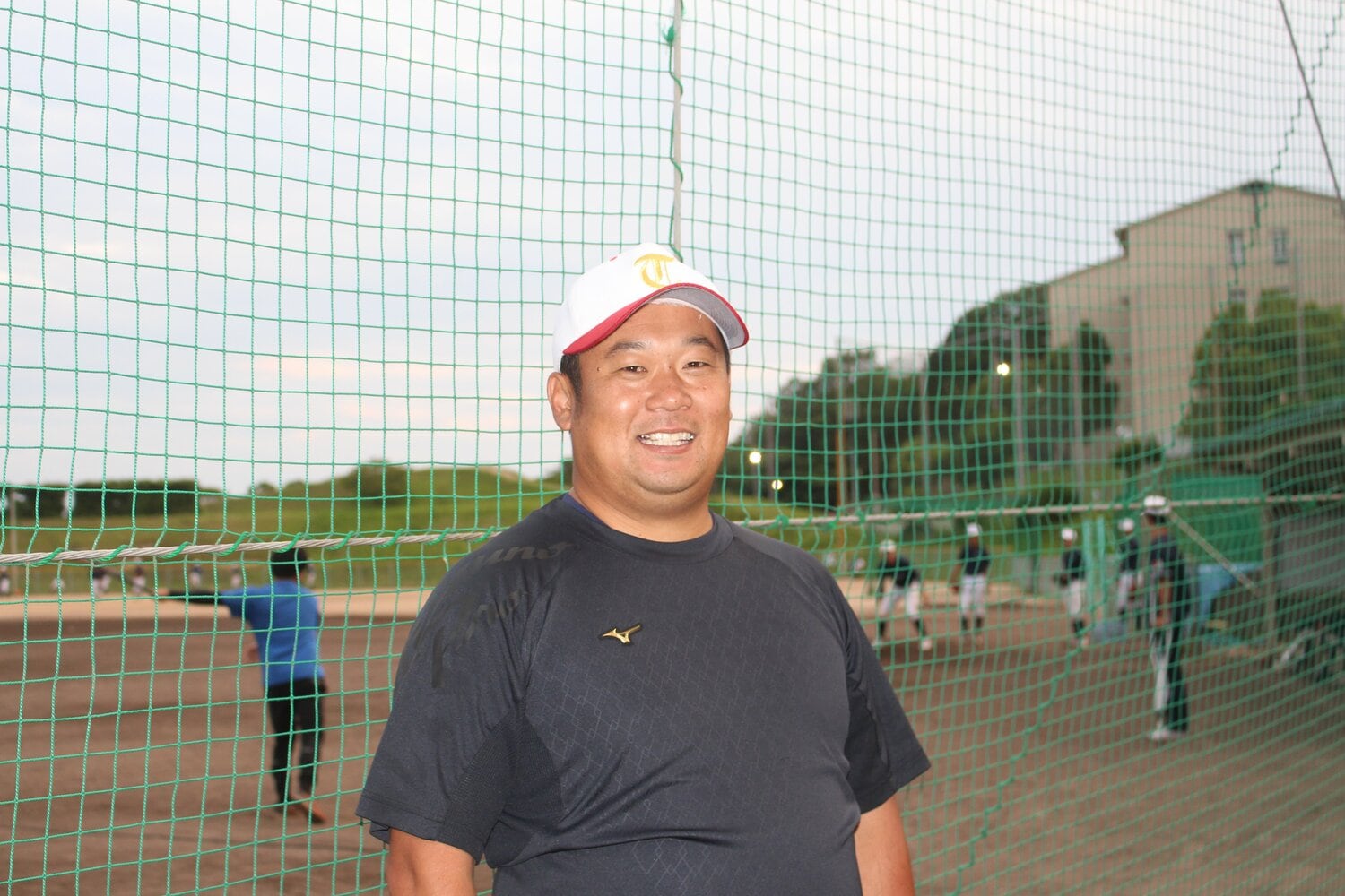 この春から滝川二高を率いる服部大輔監督　©︎Fumi Sawai