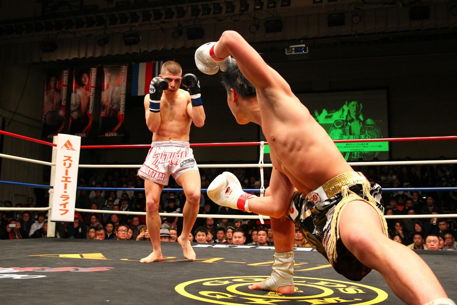 2016年1月31日、マリノス・カリシス戦で“トリケラトプス拳”を初披露　©Susumu Nagao