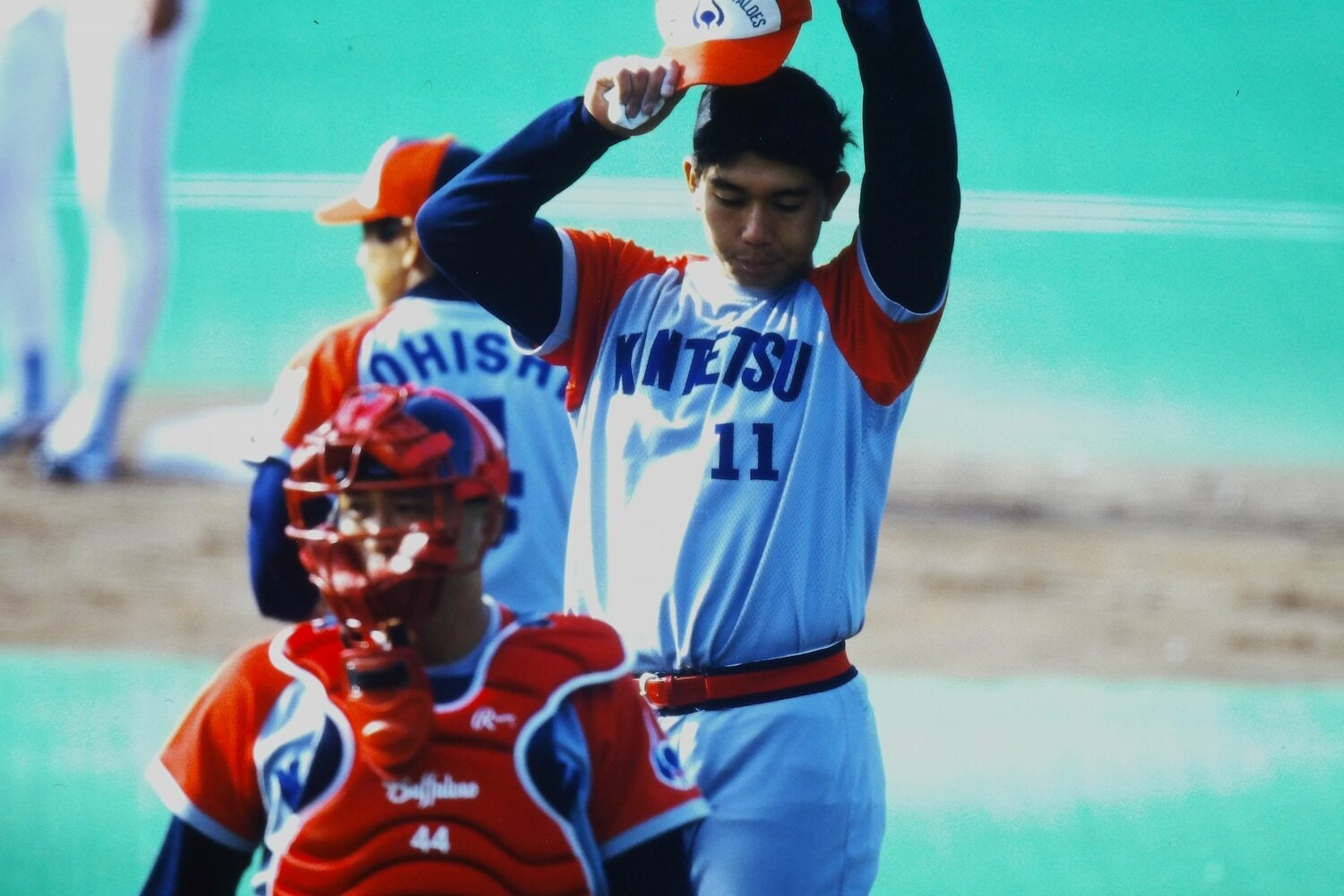 1994年開幕戦の野茂。手前が捕手・光山　©Koji Asakura