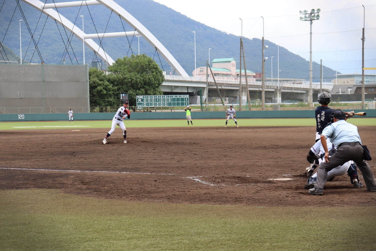山梨学院砂田球場で練習を行う野球部　©Genki Taguchi