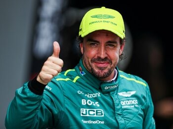 フェルナンド・アロンソが45歳まで現役続行！「最後の重要なプロジェクト」…かつて「GP2」と罵ったホンダに抱き続けた尊敬の念と運命の糸＜Number Web＞ photograph by Getty Images