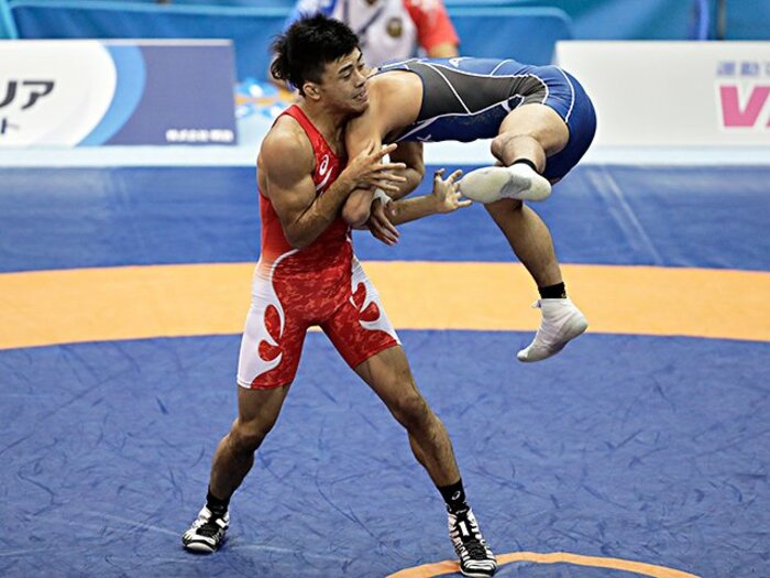 グレコと東京五輪にかける青春。文田健一郎はカザフで金色に輝く！＜Number Web＞ photograph by Kiyoshi Ota/Getty Images