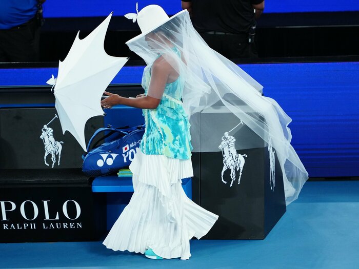 「あなたはわかってない！」大坂なおみ物議の“カモン問題”は何が悪かった？ 超独創的ファッション、結局棄権…「お騒がせ」でも全豪にかけた思い＜Number Web＞ photograph by Getty Images