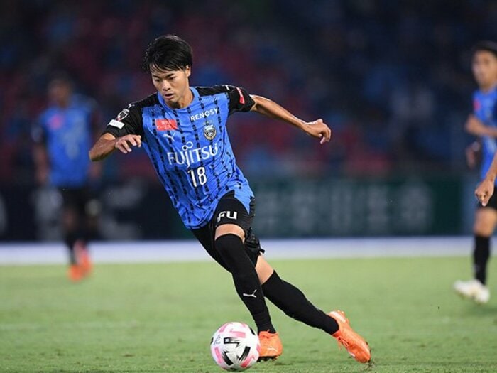 元日本代表3人もホメた「なぜフロンターレ三笘薫のドリブルは抜けるのか？」＜J1最注目の2年目＞＜Number Web＞ photograph by J.LEAGUE