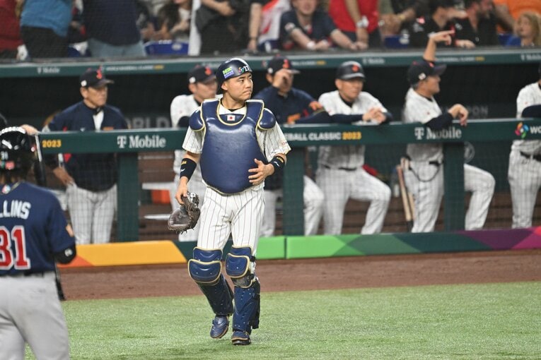 決勝でマスクを被り、巧みなリードで投手陣の力を引き出した中村悠平　©Naoya Sanuki