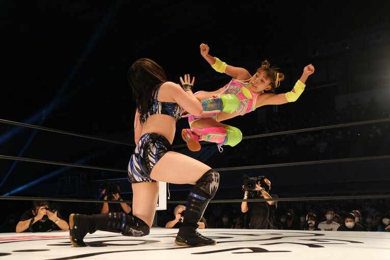 「プレッシャーも凄かったはず」フワちゃんデビュー戦で見えた“プロレスへの本気度”…師匠が明かす舞台裏「100点満点。努力の成果です」(64)