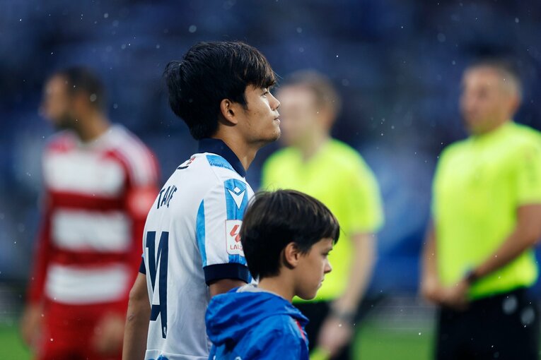 久保建英2ゴールでソシエダスタッフ「なんて日だ！」“動画には映らない”タケの喜怒哀楽…ナゾの“16メッセージ”は本人談「ヒミツです」(2)