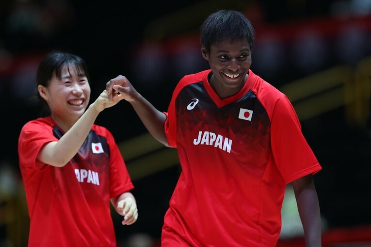 本橋菜子（左）と馬瓜エブリン（右）©Getty Images