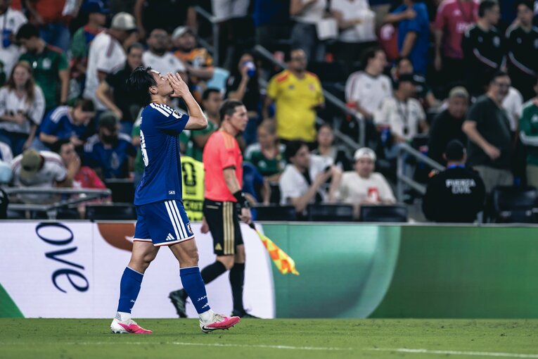 何度でも見たい…チュニジア戦、日本代表ゴールラッシュの連続写真を全部見る（画像は右に続きます）　©Kiichi Matsumoto/JMPA