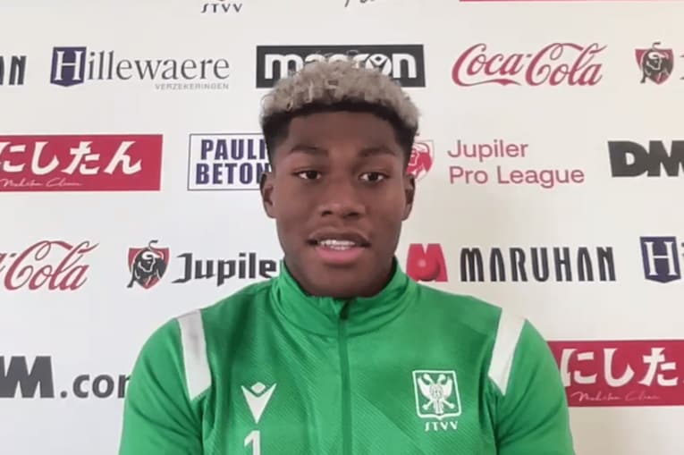 リモートでのインタビューに応じる鈴木彩艶　©Number Web