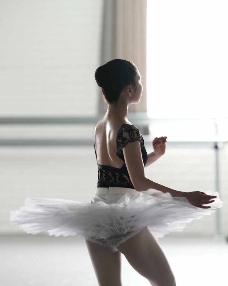 ロシアの名門・ボリショイバレエ学校から帰国した梶川陽菜さん（18歳）©︎Akito Iwamoto