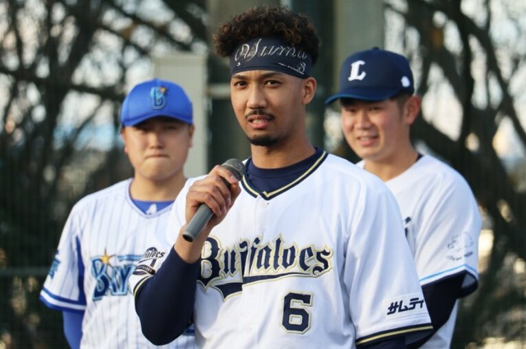 母校・横浜隼人でOB会主催の野球教室に参加したオリックス宗佑磨。高校時代を知る記者が驚いた理由とは ／ photograph by Yuki Kashimoto