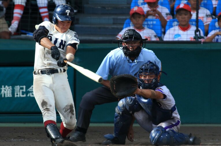 いまは「営業マンのプロ」になるべく研鑽を積んでいる元・大阪桐蔭“最強世代”の青地斗舞。野球とは少し畑違いのビジネス分野での四苦八苦を聞いた ／ photograph by AFLO