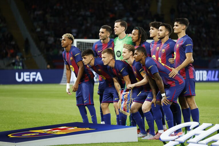 「ドウアンを撮りに来たんだろ？」CL大量失点に少しイラ立った後のブラジル撃破「僕がWBにいたままで」万能の日本代表MF堂安律は欧州でも評判(9)