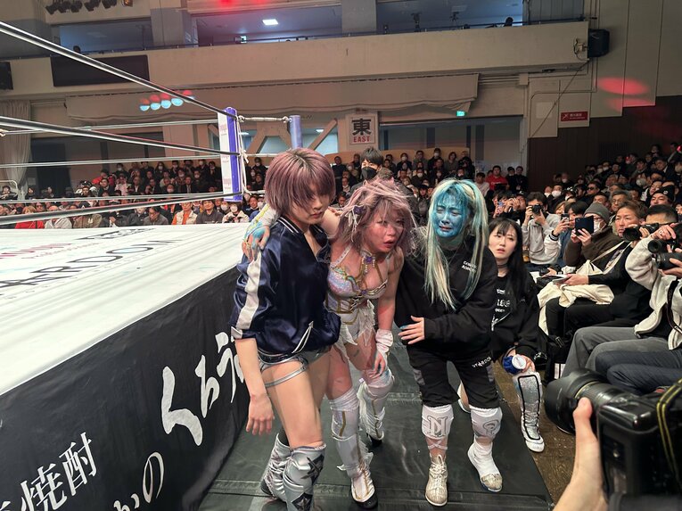 「敗者退団マッチ」として行われた上谷沙弥vs中野たむ　©Norihiro Hashimoto