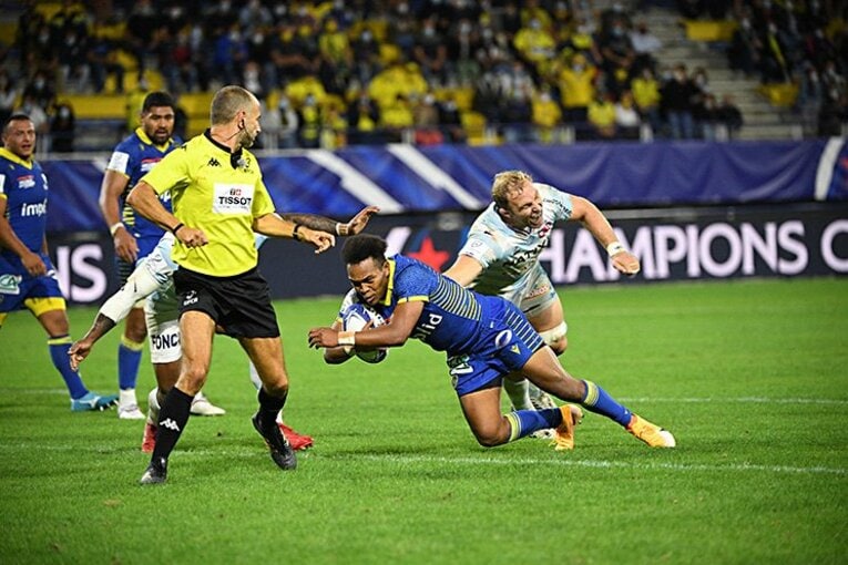 解説者も松島の初トライに大興奮！　©︎PRESSE SPORTS/AFLO