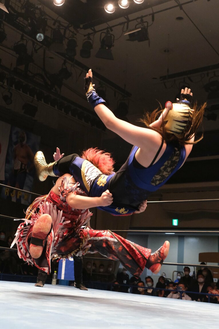 「タイガー・クイーンの涙を見た」佐山聡考案の“新技”で勝利も…彩羽匠戦で崩れかけた女性版タイガーマスクの“謎”(19)