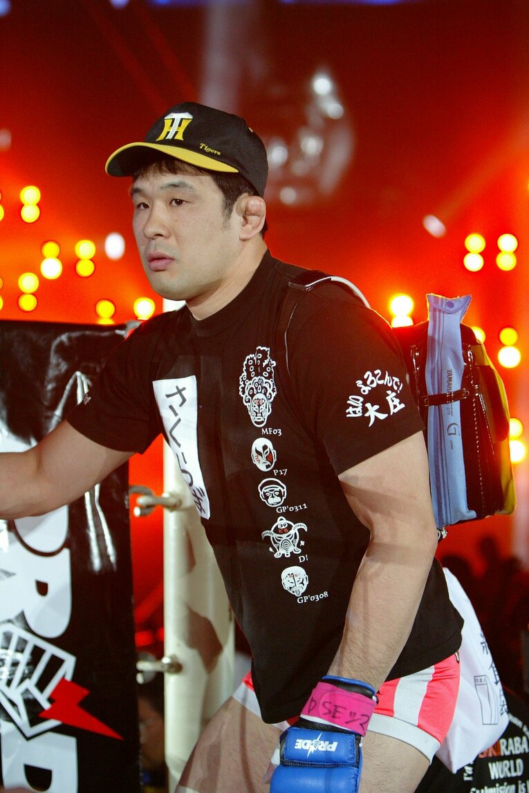 ランドセルを背負った小学生のコスプレでリングイン。ユニークなアイデアの数々でファンを魅了した