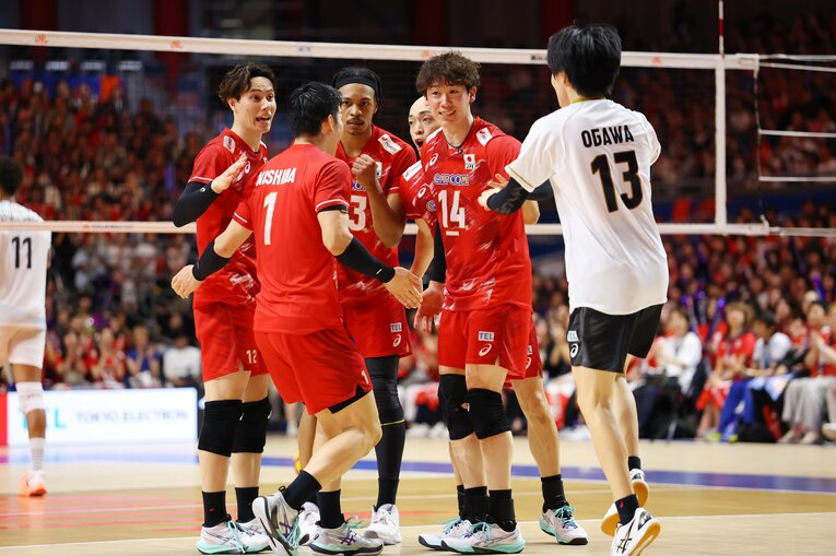 ネーションズリーグでは負傷の影響もあり本来の凄みを見せれなかった石川祐希。しかし、選手層が厚い日本代表においても、特別な存在感を放つ　©︎JVA/AFLO SPORT