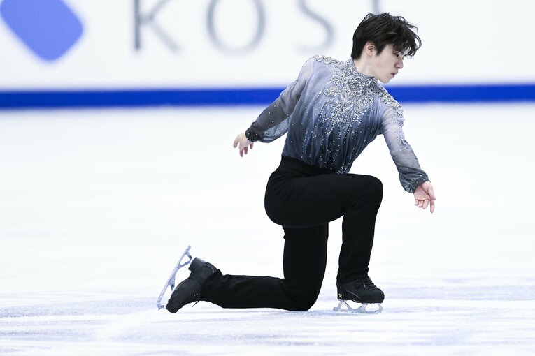 NHK杯、フリー『G線上のアリア』の演技を始める宇野　©Asami Enomoto